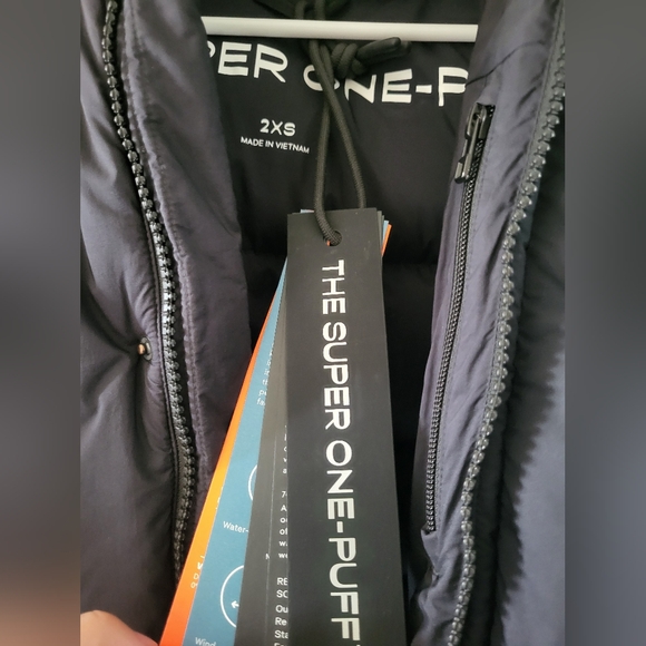 Make An Offer ARITZIA Super one puff size 2xs - Picture 2 of 9